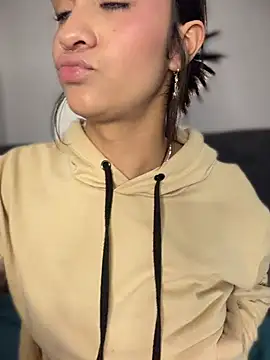 Isabella-Teen's cam snapshot