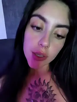 Mazikeen-- live sex cam