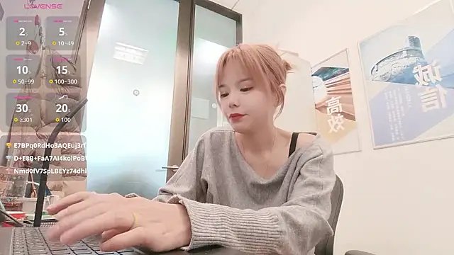 KKMM168 live sex cam