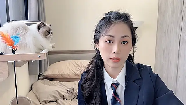 BabyOneDaily's cam snapshot