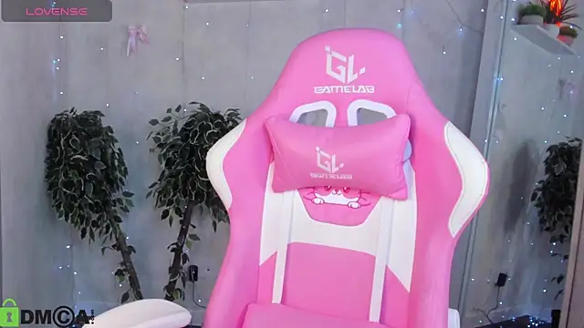 Alicia_Adammss's cam snapshot