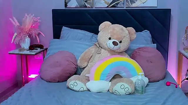 Curvy_Dynamite_'s cam snapshot