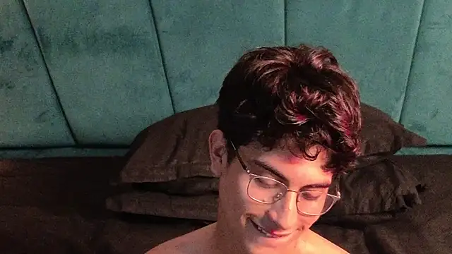 Aaron_Eze's cam snapshot