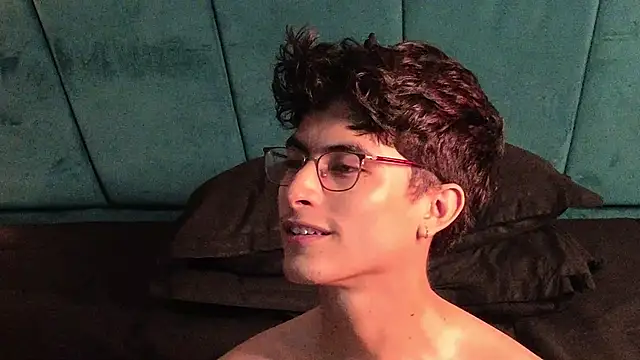 Aaron_Eze's cam snapshot