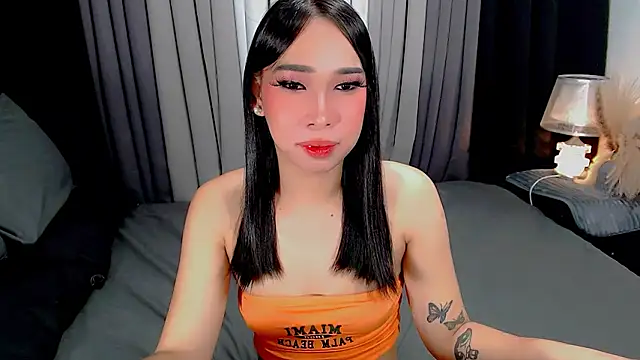 Kisha_fucks live sex cam