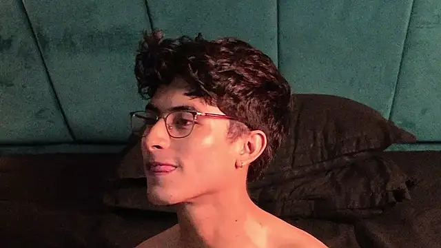 Aaron_Eze's cam snapshot