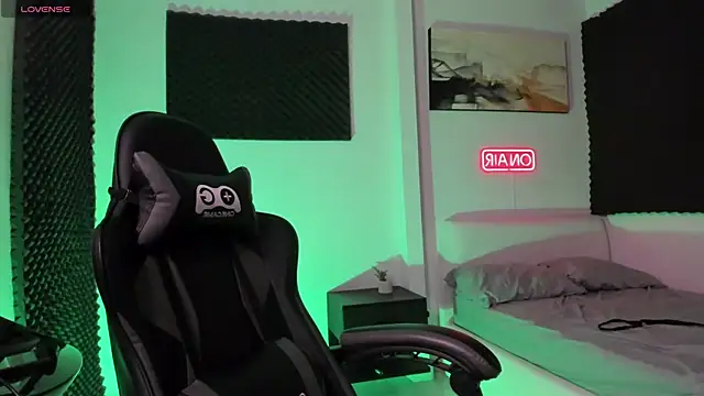 LucianSinclair's cam snapshot