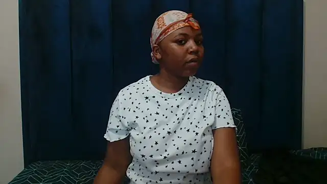 HotSmallTits's cam snapshot