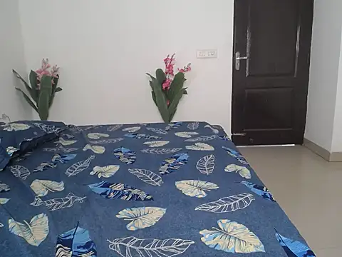 Husan-e-Jasmine's cam snapshot