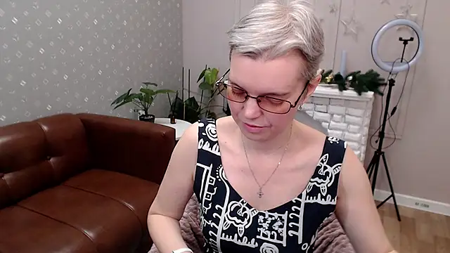 Cutie_Erikaa1's cam snapshot