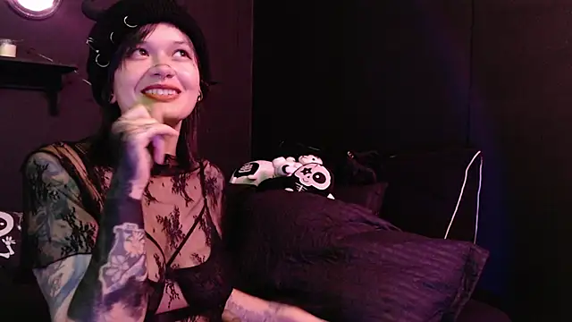 rousstattoo's cam snapshot