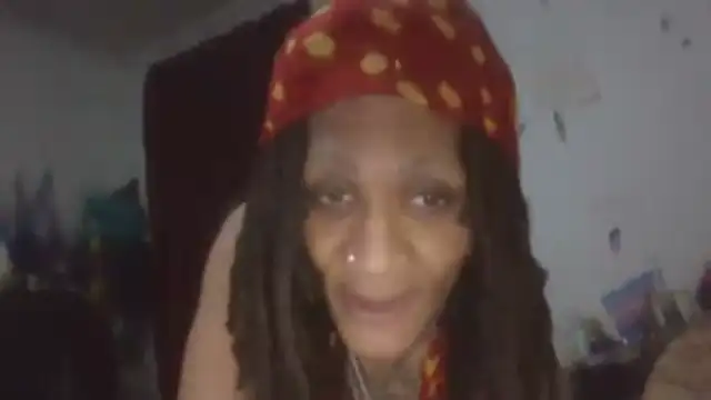 paradisejas's cam snapshot