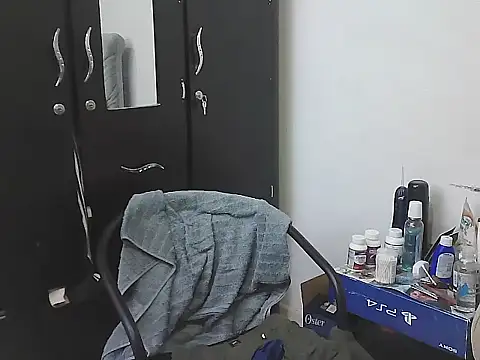 AlphaLatinoBear's cam snapshot