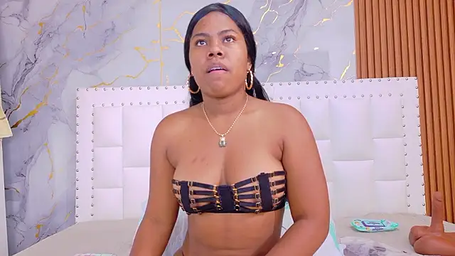 naughty_ebonyy's cam snapshot