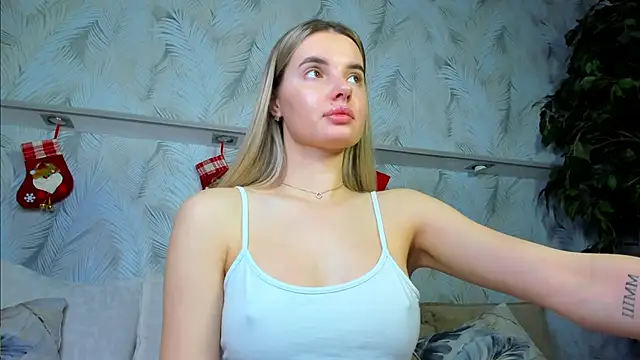 Erika_Carpenter's cam snapshot