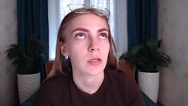 HitGyrl's cam snapshot