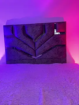 NINA_18_YEARS's cam snapshot