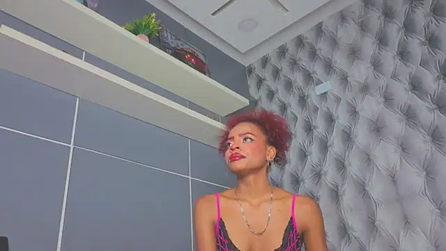 Hilary-banks's cam snapshot