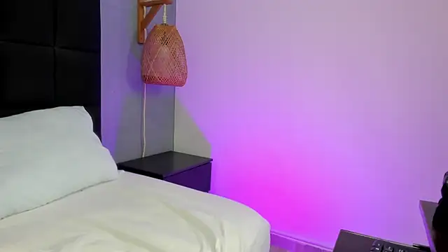 zara_clap's cam snapshot