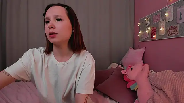 Haya_Harareet's cam snapshot