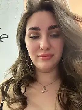 KiraBarlows live sex cam