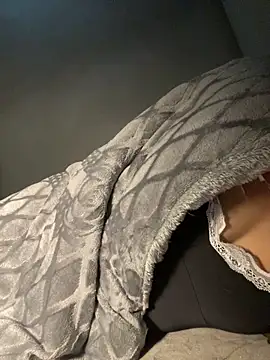 linh-li's cam snapshot