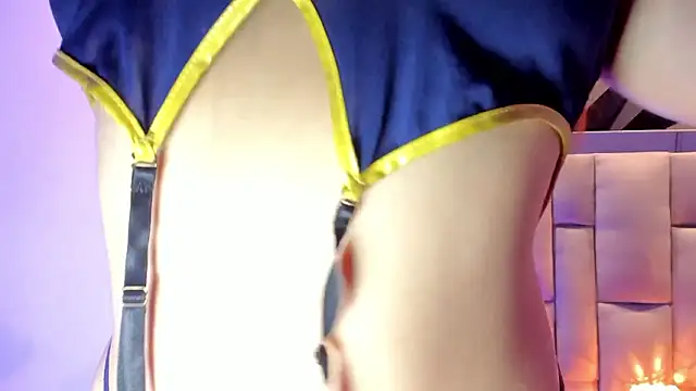 megan_whitee__'s cam snapshot