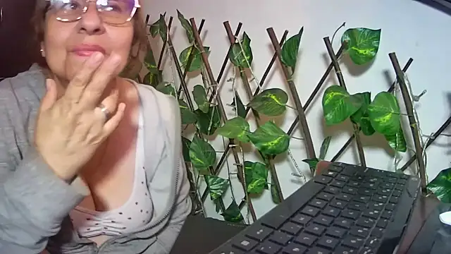 nicoltatiana_'s cam snapshot