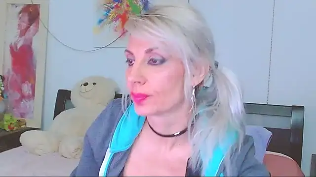 HoneyLara's cam snapshot