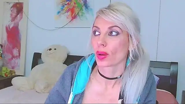 HoneyLara's cam snapshot