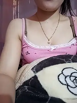 LucyyLy's cam snapshot