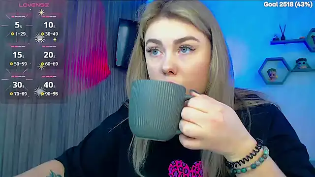 SuchCute's cam snapshot