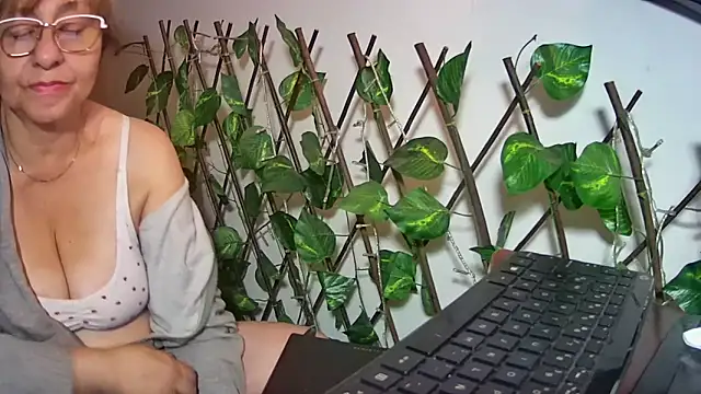 nicoltatiana_'s cam snapshot