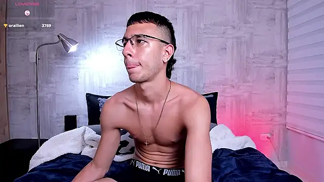 SymonPrince live sex cam