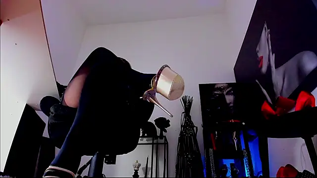 MistressDemisweet's cam snapshot