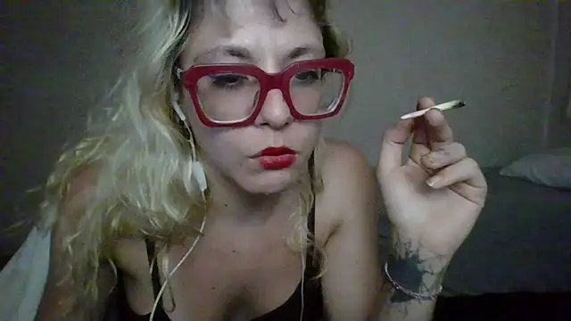 BlondieTami's cam snapshot