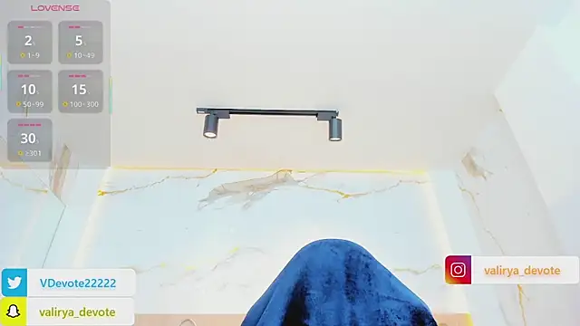 valirya_devote live sex cam