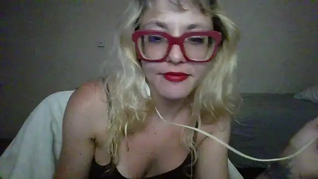 BlondieTami live sex cam