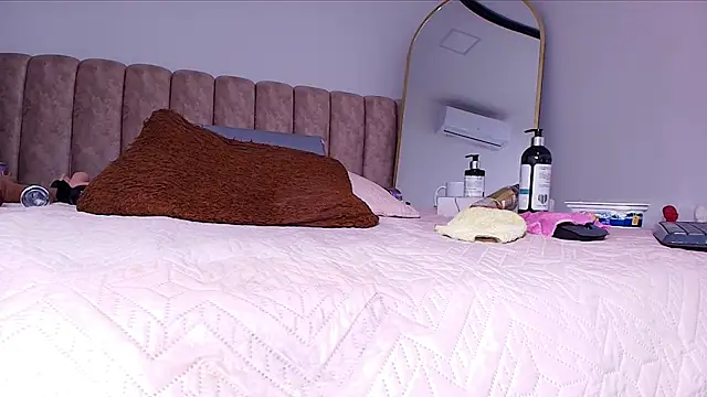 _linda_milk_ live sex cam