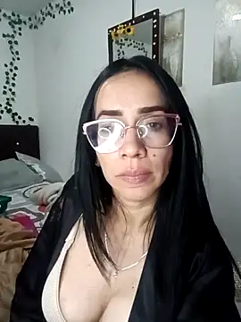 YaraDuartee's cam snapshot