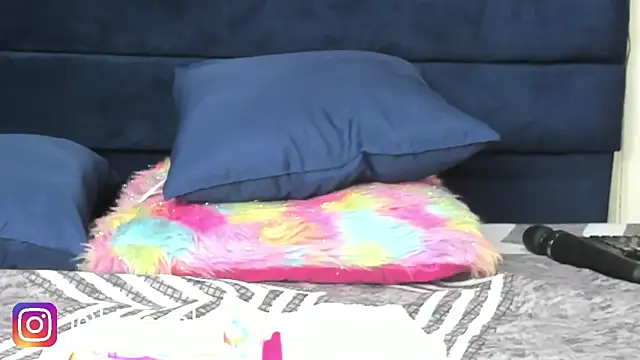 Kloe-squirts's cam snapshot