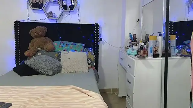 charlotte_077's cam snapshot