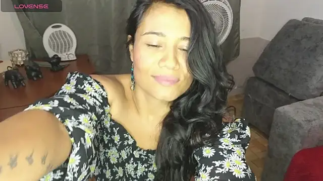 adahira08's cam snapshot