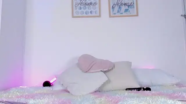 LahanaKimish's cam snapshot