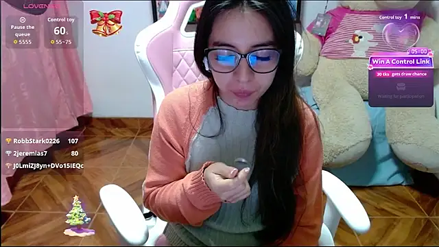 Maggie_Fox3's cam snapshot