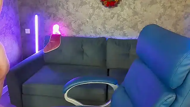 LuxSopphia's cam snapshot