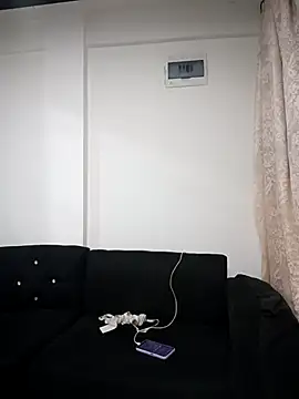 Little_eevil's cam snapshot