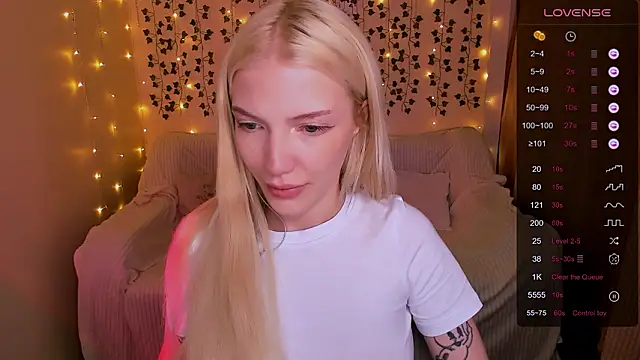 AnyaTaylor_'s cam snapshot