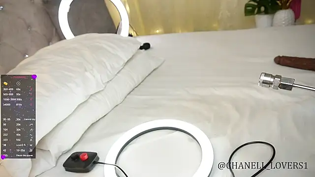 chanell_lovers's cam snapshot