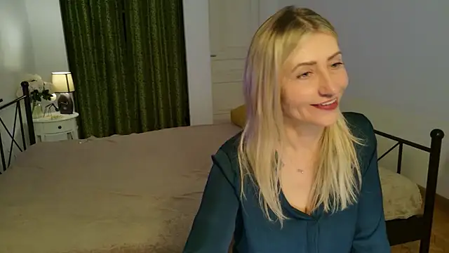 ZoeGrant's cam snapshot